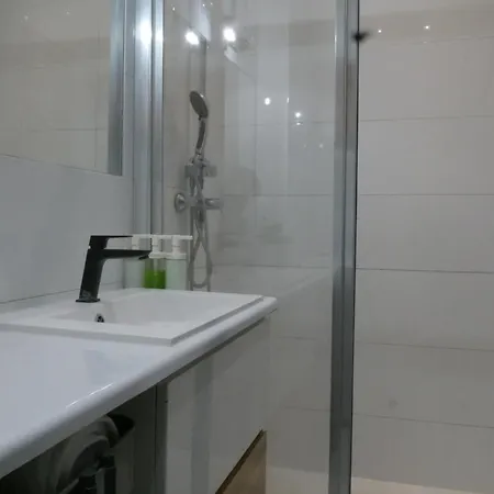 Spacious 3 In Center Perfect For Family Or A Group Of Friends شقة وارسو