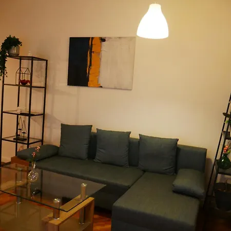 Spacious 3 In Center Perfect For Family Or A Group Of Friends