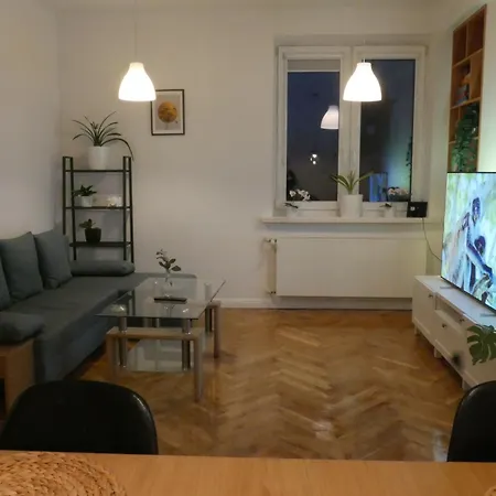 Spacious 3 In Center Perfect For Family Or A Group Of Friends * Warszawa